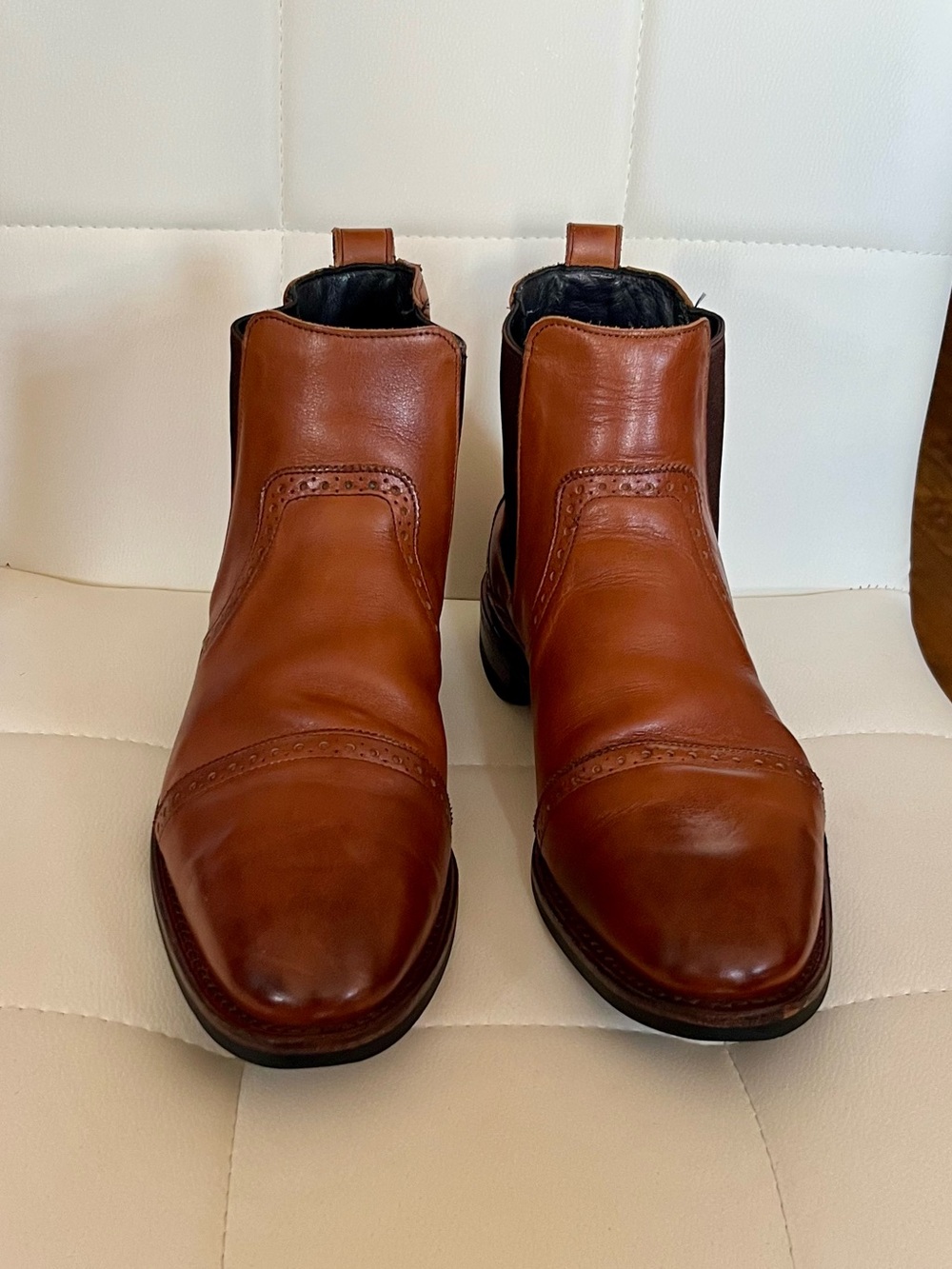 Allen Edmonds Lombard Cap leather boots. 9.5 3E Walnut